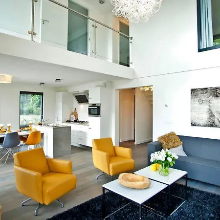 בית נופש Sleeps 8 Wifi Diermen