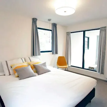Sleeps 8 Wifi בית נופש *